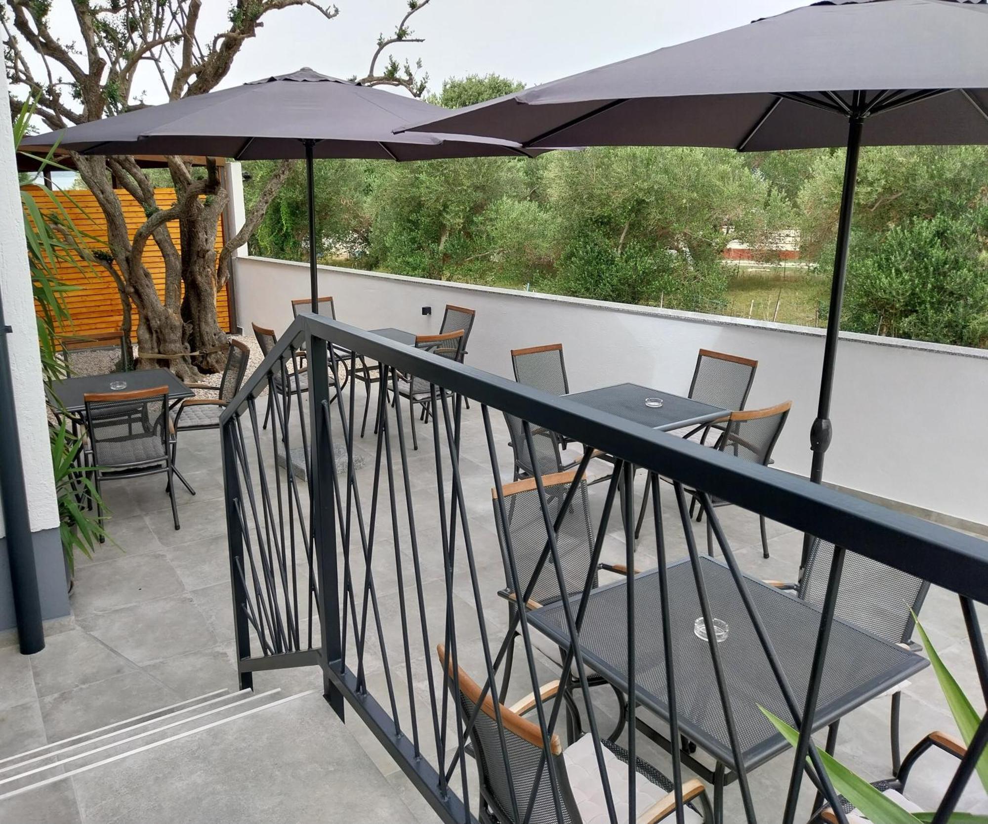 Hollywood Bed & Breakfast 3*