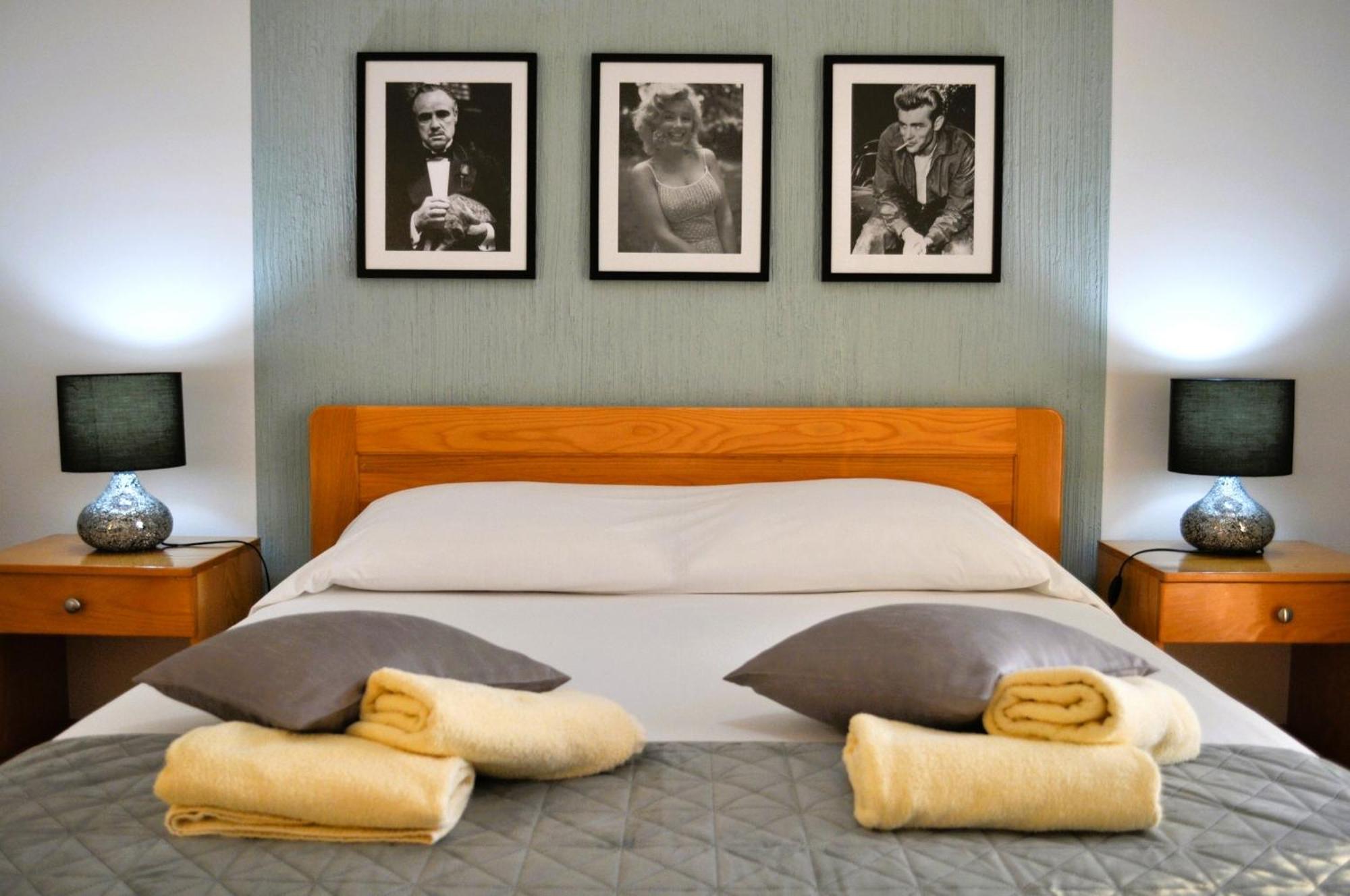 Hollywood Bed & Breakfast 3*