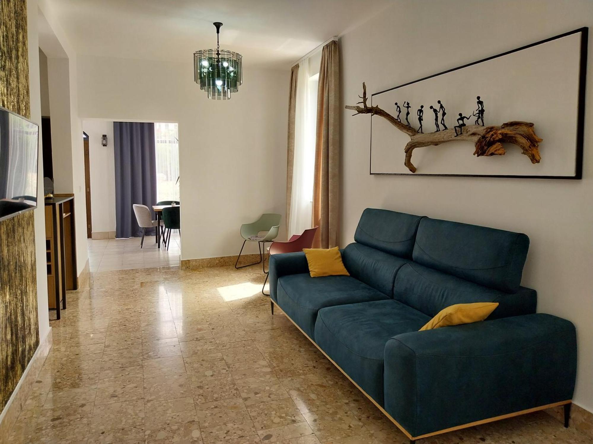 Bed & Breakfast Hollywood 3*
