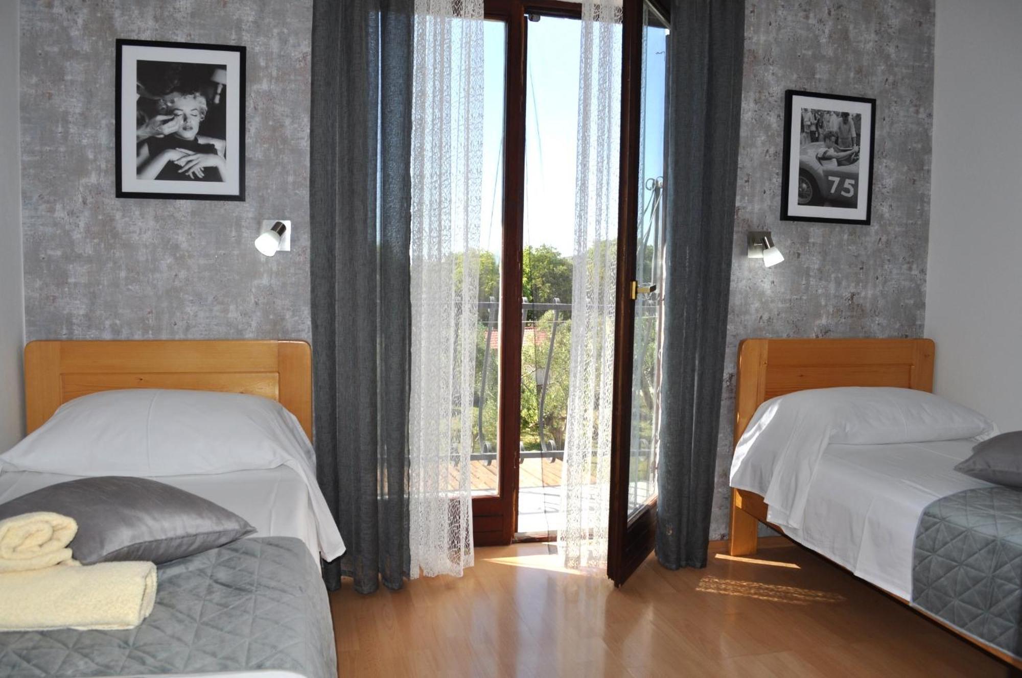 Bed and breakfast Hollywood 3*