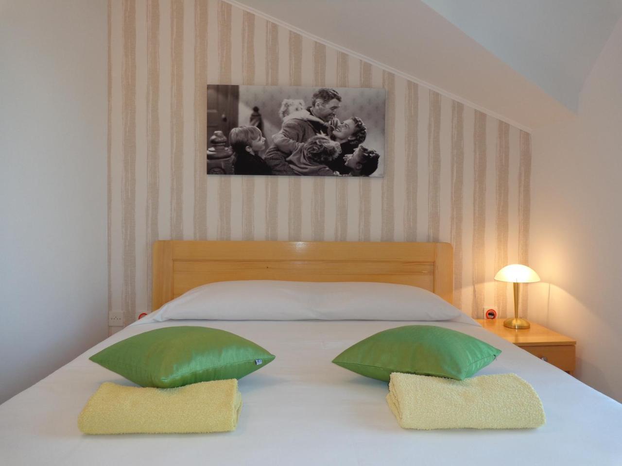 Hollywood Bed and breakfast